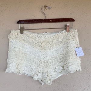 Kimchi Blue Cream Lace side zip short Urban Outfit